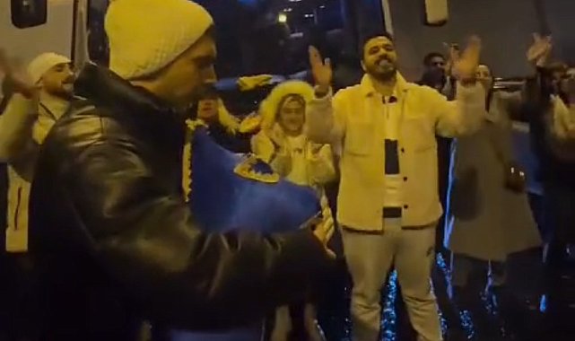 Bolu Dağı Tüneli'nde duran trafikte horon teptiler