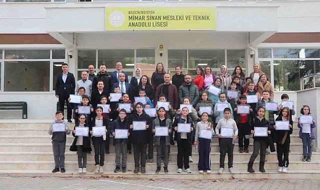 Bozüyük'te "Bilişimin Yıldızları Bilgi Yarışması" çevrimiçi olarak yapıldı