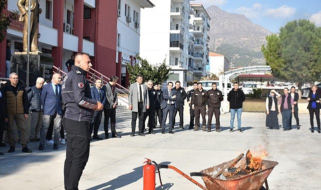 Buharkent Kaymakamlığı'nda yangın güvenliği tatbikatı gerçekleştirildi