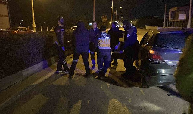 Bursa'da 2 otomobil çarpıştı: 4 yaralı
