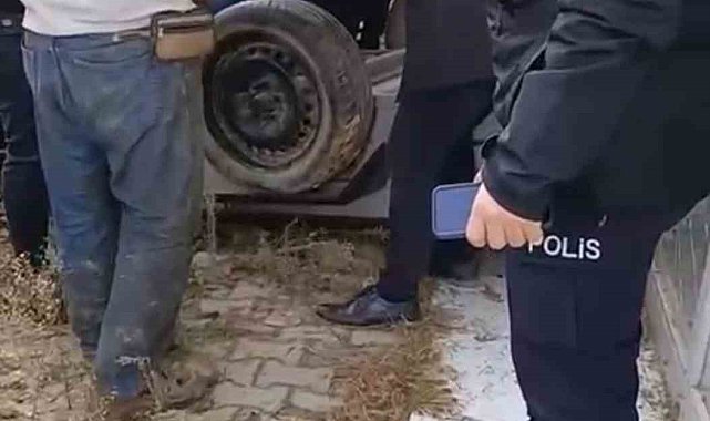 Bursa'da kontrolden çıkan, otomobil sitenin bahçesine uçtu : 1 yaralı