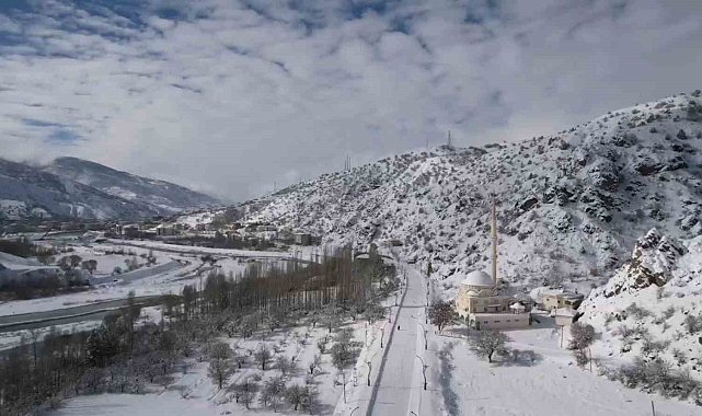 Çamoluk'ta kar güzelliği dronla görüntülendi
