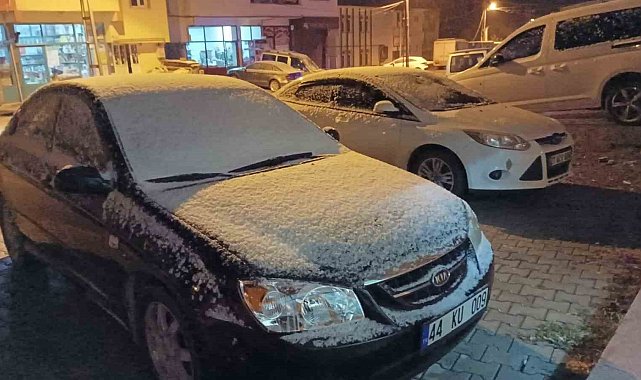 Çelikhan'da mevsimin ilk kar yağışı başladı