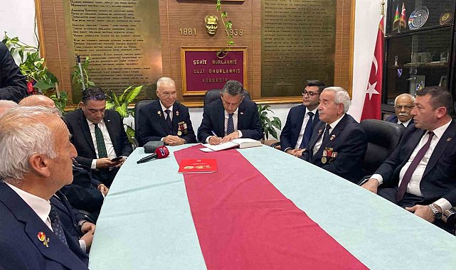 CHP Genel Başkanı Özel: &quot; Abdullah Güler ve meclis başkanı gözleriyle görmedilerse trollenmişler&quot;