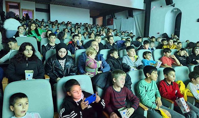 Çocuklara özel günlerinde sinema etkinliği