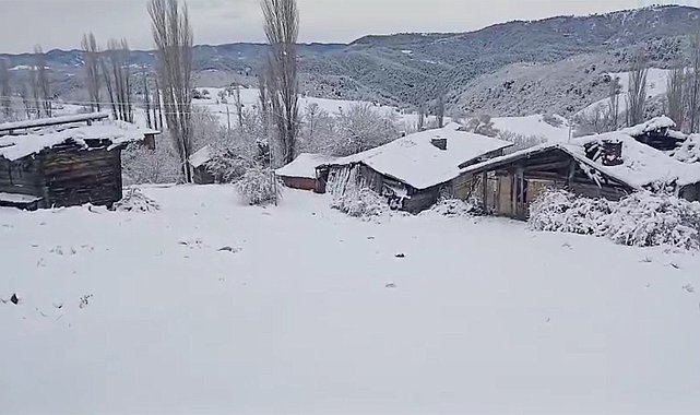 Çorum'da kar yağışı köyleri beyaza bürüdü