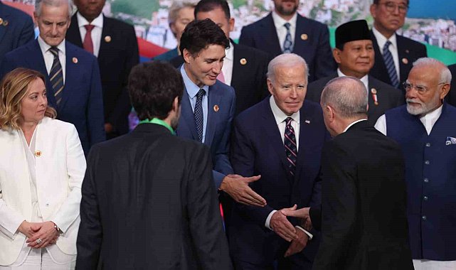 Cumhurbaşkanı Erdoğan, G20 Liderler Zirvesi'nin ardından aile fotoğrafına katıldı