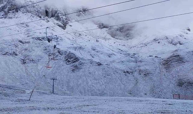Davraz Kayak Merkezi sezona hazırlanıyor: İlk kar zirveye düştü