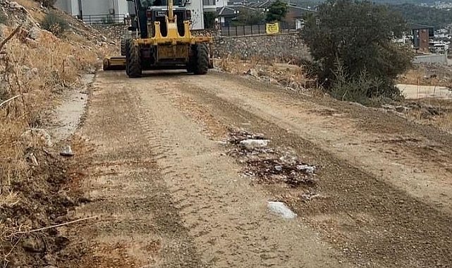 Didim'de sağanak yağıştan sonra zarar gören yollar onarıldı