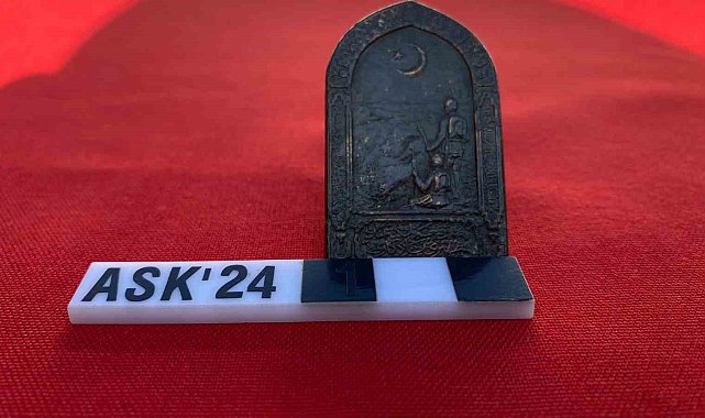 Diyarbakır'da Amida Höyük'teki kazıda "Çanakkale Savaşı" rozeti bulundu