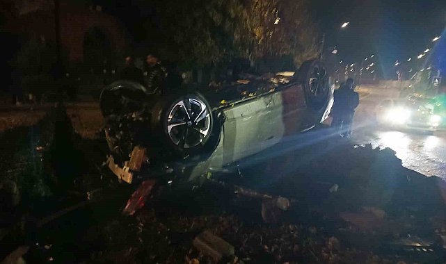 Diyarbakır'da otomobil takla attı: 2 yaralı