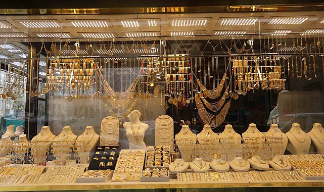 Diyarbakır'da son bir yılda 75 kuyumcu dükkanı açıldı, oda başkanı uyardı