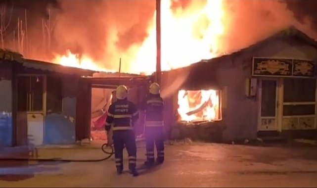 Edirne'de iş yeri alevlere teslim oldu