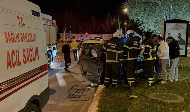 Edirne'de otomobil refüje çıktı: 1 yaralı
