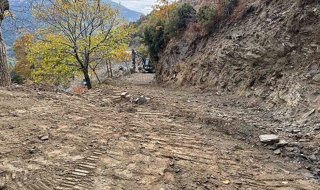 Efeler Belediyesi ekipleri Konuklu Mahallesi'nin yollarını düzenledi