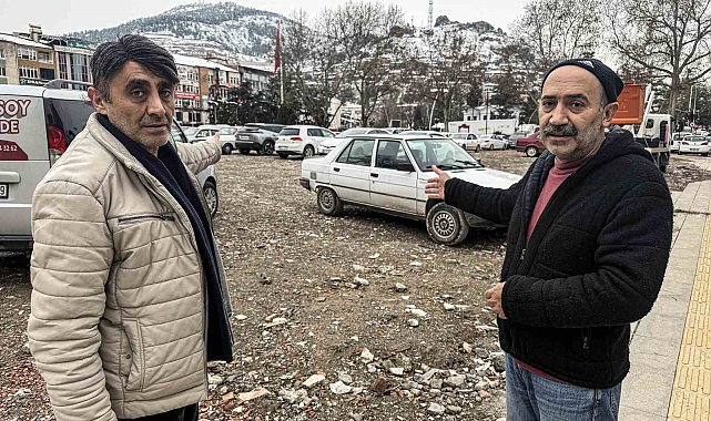 Efsane Vali Yazıcıoğlu'nun da görev yaptığı tarihi valilik binasının yıkımı Tokat esnafını zora soktu