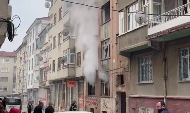 Elazığ'da metruk binada yangın