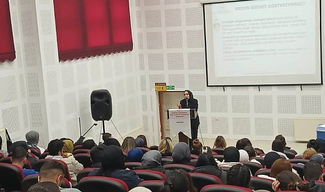 Emet MYO'da, kadına yönelik şiddetle mücadele eğitimi
