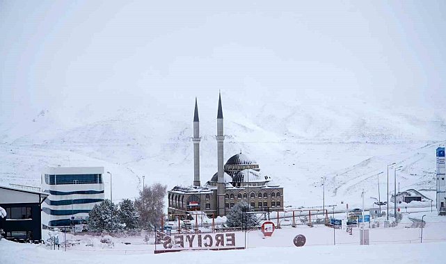 Erciyes'te kar kalınlığı 50 santimi buldu, hazırlıklar hızlandı