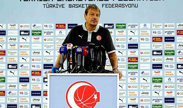 Ergin Ataman: "Avrupa basketbolunda bu tip pencere maçları her takım için zor geçiyor"