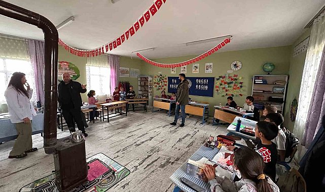 Erzurum polisinden minik kalplere küçük dokunuşlar