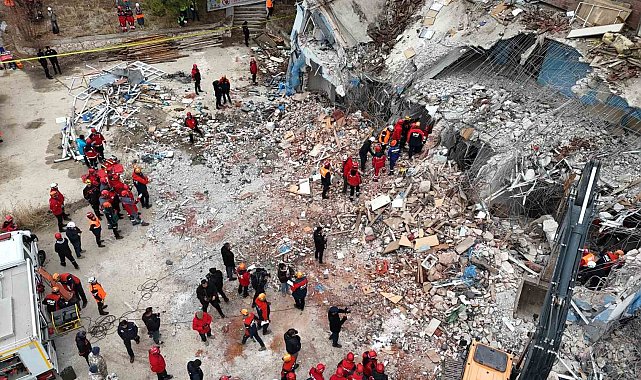 Eskişehir&#039;de 6,5 büyüklüğünde deprem için gerçeği aratmayan tatbikat