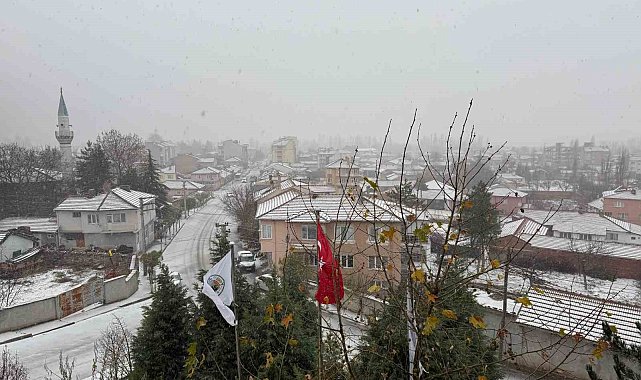 Eskişehir'de kış mevsiminin ilk kar yağışı başladı