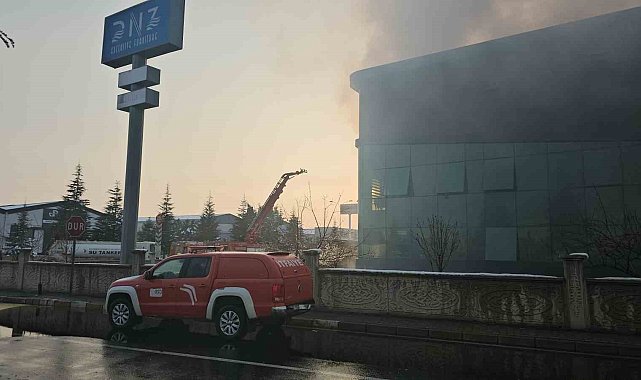 Fabrika yangınında ölü sayısı 3'e yükseldi