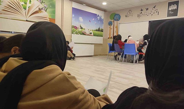 Fedakar öğretmenler yaptıklarıyla çocuklara hem anne hem baba oldu