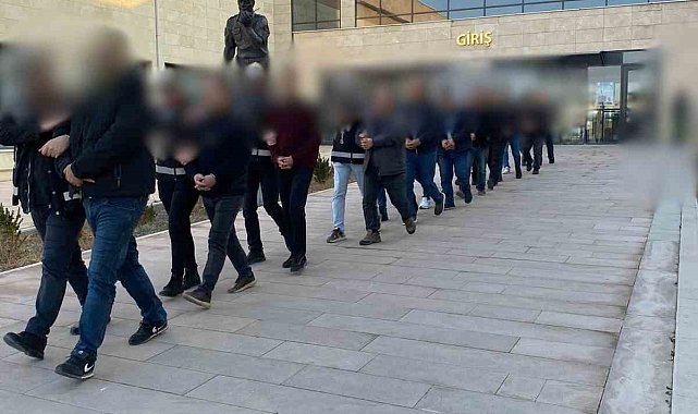 FETÖ'ye Afyonkarahisar merkezli KISKAÇ-30 operasyonu: 22 gözaltı
