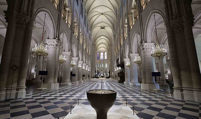 Fransa'nın 861 yıllık Notre-Dame Katedrali'nde yenileme çalışmaları tamamlandı