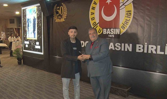 Gaziantep&#039;te trafik kazasında hayatını kaybeden İHA muhabiri Umut Yakup Tanrıöver&#039;e ödül