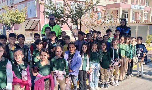 Gazipaşa'da öğrenciler, polis tarafından bilinçlendirdi