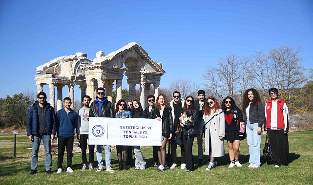 Geleceğin gazetecileri Afrodisias Antik Kenti'ni gezdi