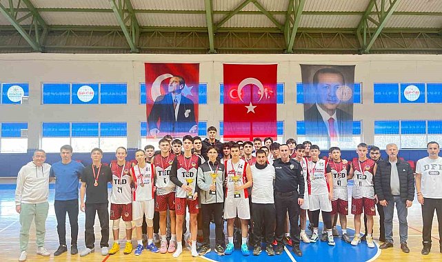 Genç erkekler basketbolda birinci belli oldu