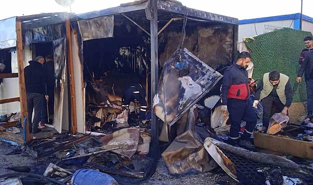 Gölbaşı'nda yanan konteyner kullanılamaz hale geldi