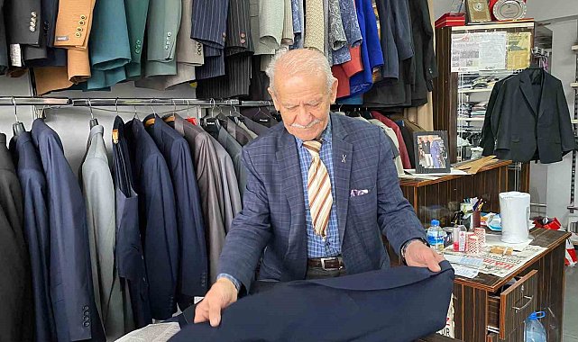 Hazır giyime meydan okuyan terzi, iş adamları ve bürokratlara kıyafet dikiyor