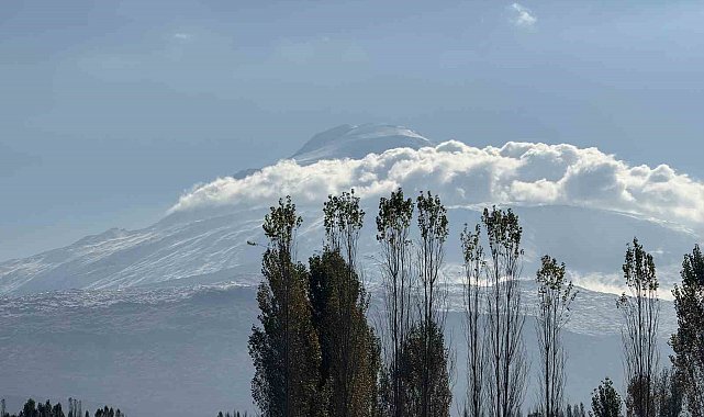 Iğdır ovasını çevreleyen dağlar yeniden beyaza büründü