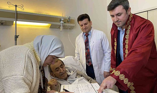 İnat uğruna ayrılmışlardı, 2'nci nikahları hastanede kıyıldı, 65 yaşındaki gelin çiçek atma hayalini de gerçekleştirdi