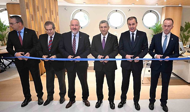 İş Bankası ilk turizm şubesini Antalya'da açtı