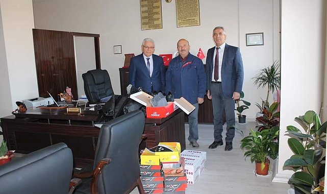 İş dünyası geleneği bozmadı