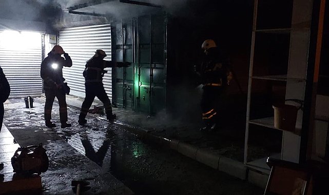 İskenderun'da yanan konteyner kullanılmaz hale geldi
