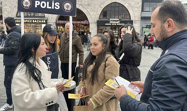 İstanbul Emniyeti'nden Kadına Yönelik Şiddete Karşı Uluslararası Mücadele Gününde KADES tanıtımı