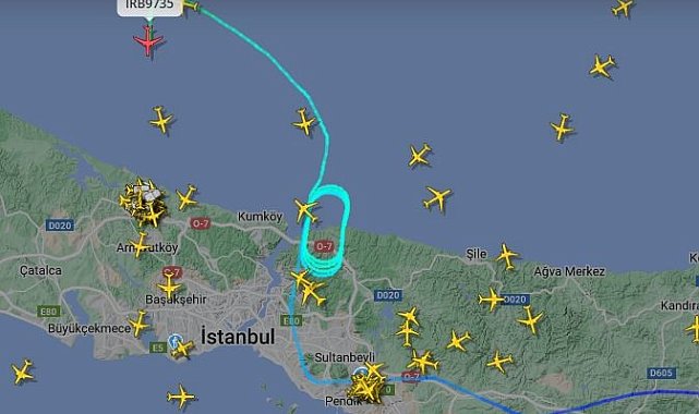 İstanbul&#039;da fırtına hava trafiğini olumsuz yönde etkiliyor