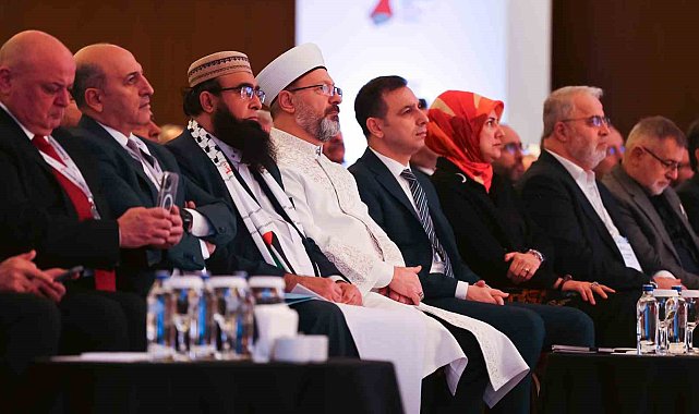 İstanbul'da Gazze'nin geleceğinin konuşulduğu "İnsani Yardım Zirvesi" başladı