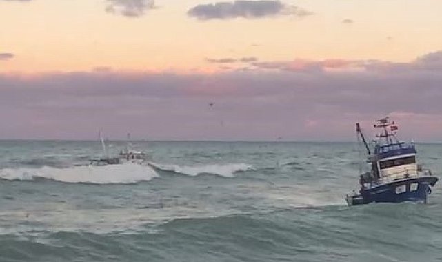 İstanbul'da kuvvetli rüzgar balıkçıları olumsuz etkiledi, tekneler limana yanaşamadı