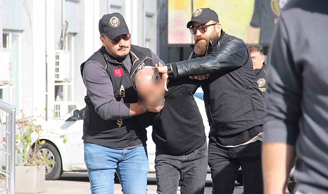 İzmir'de 3 polisin yaralandığı silahlı saldırıda gözaltına alınan 6 şüpheli adliyeye sevk edildi