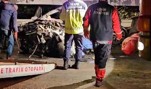 İzmir'de freni boşalan kamyon 7 aracı biçti: 3 ölü, 7 yaralı