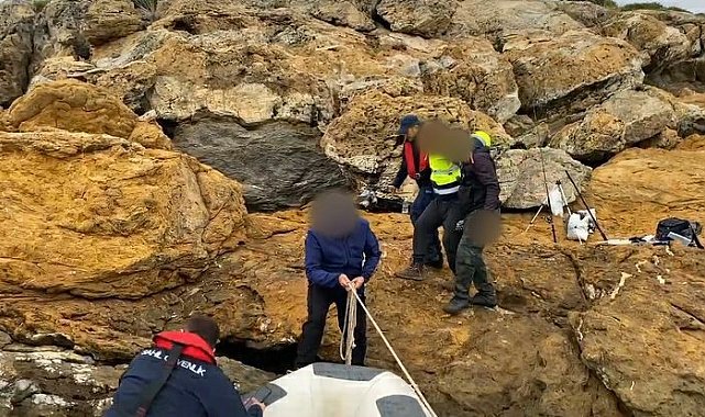 İzmir'de lastik bot içinde sürüklenen göçmenleri Sahil Güvenlik kurtardı