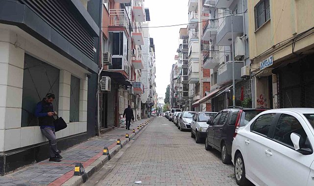 İzmir'de zehirlenmenin olduğu sokakta endişe sürüyor, bazı aileler evlerine yerleşmedi